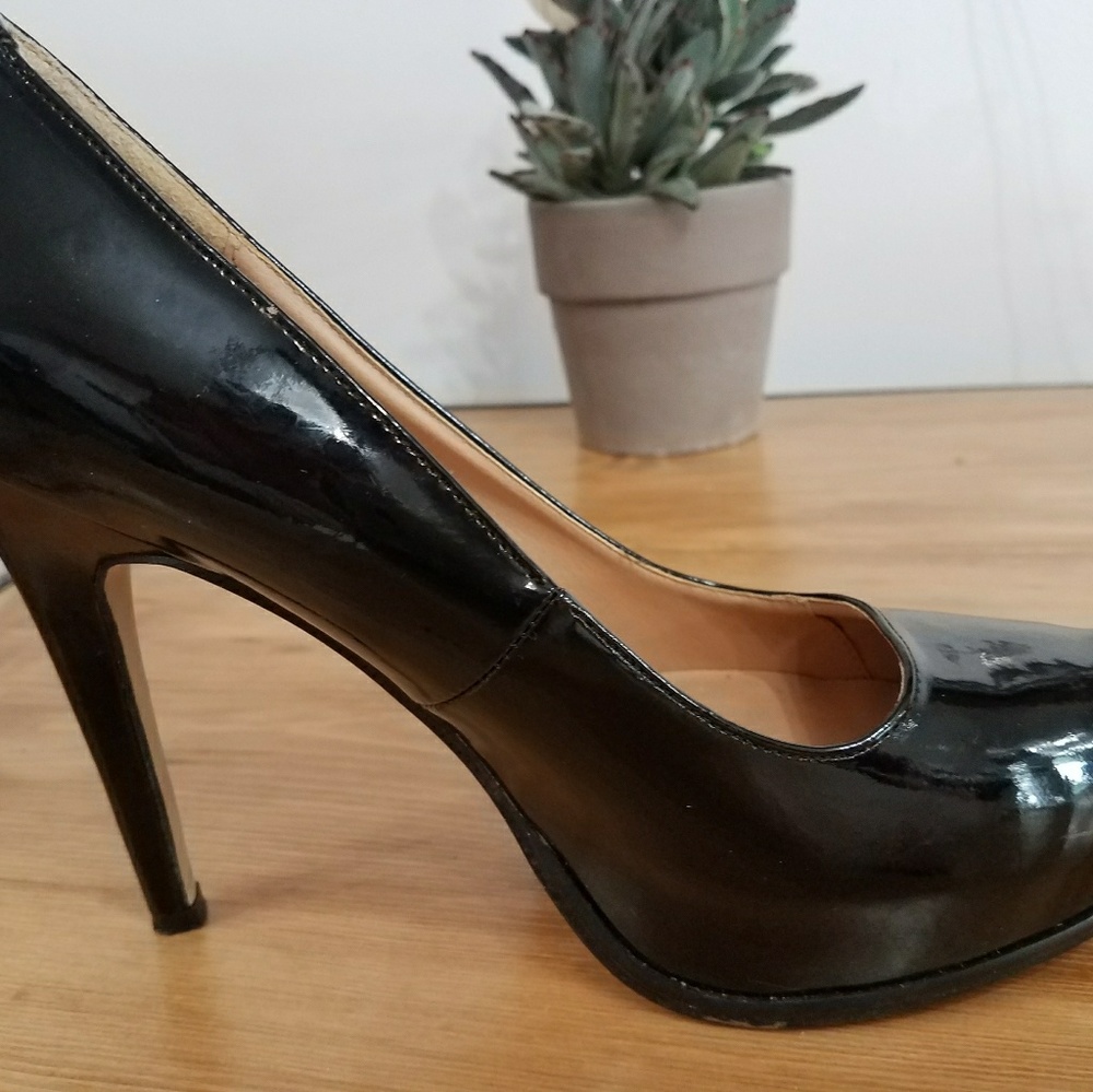 heels - Picture 3 of 7